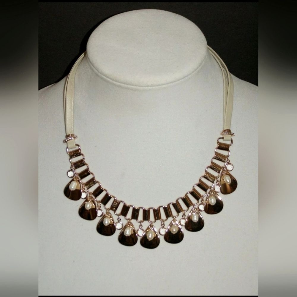 WHITE HOUSE BLACK MARKET LEATHER TEARDROP SHORT ROSE GOLD NECKLACE NWT 17"+3"